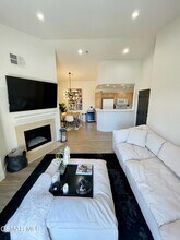 675 Oak Run Trail in Oak Park, CA - Building Photo - Building Photo