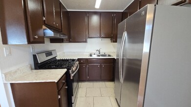 712 Porter St in Glendale, CA - Building Photo - Building Photo