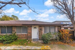 4427 Westminster Dr in Irving, TX - Building Photo