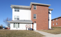 Sunset Heights Apartments in Waukesha, WI - Foto de edificio - Building Photo