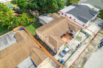 121 NW 68th Ter in Miami, FL - Building Photo - Building Photo