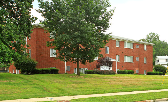 Beverly Hills Apartments in Euclid, OH - Building Photo - Building Photo