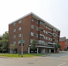 245 Bay St S in Hamilton, ON - Building Photo - Building Photo