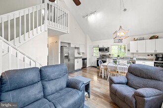 1249 Lakeview Dr in Whitacre, VA - Building Photo - Building Photo