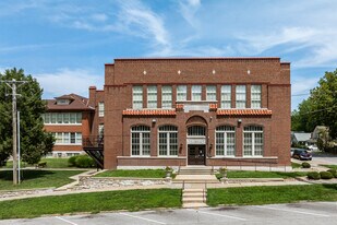 Mount Washington in Independence, MO - Building Photo