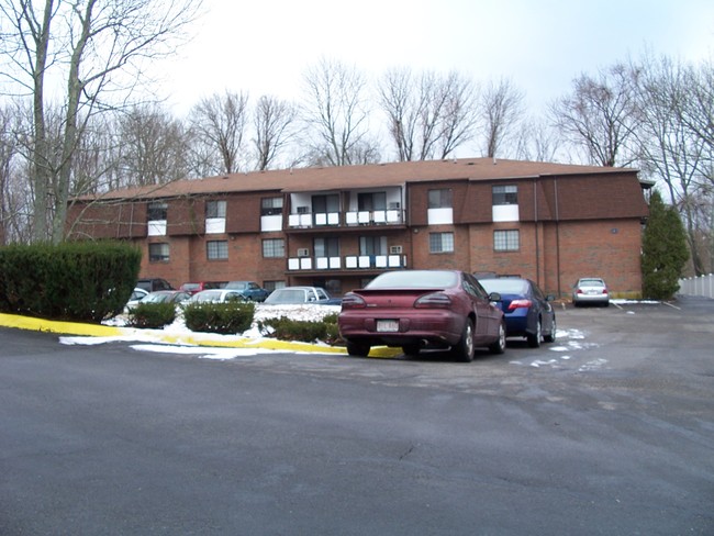 Chateau Estates in Taunton, MA - Foto de edificio - Building Photo