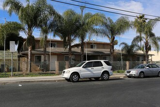 34 Keys in El Cajon, CA - Building Photo - Building Photo