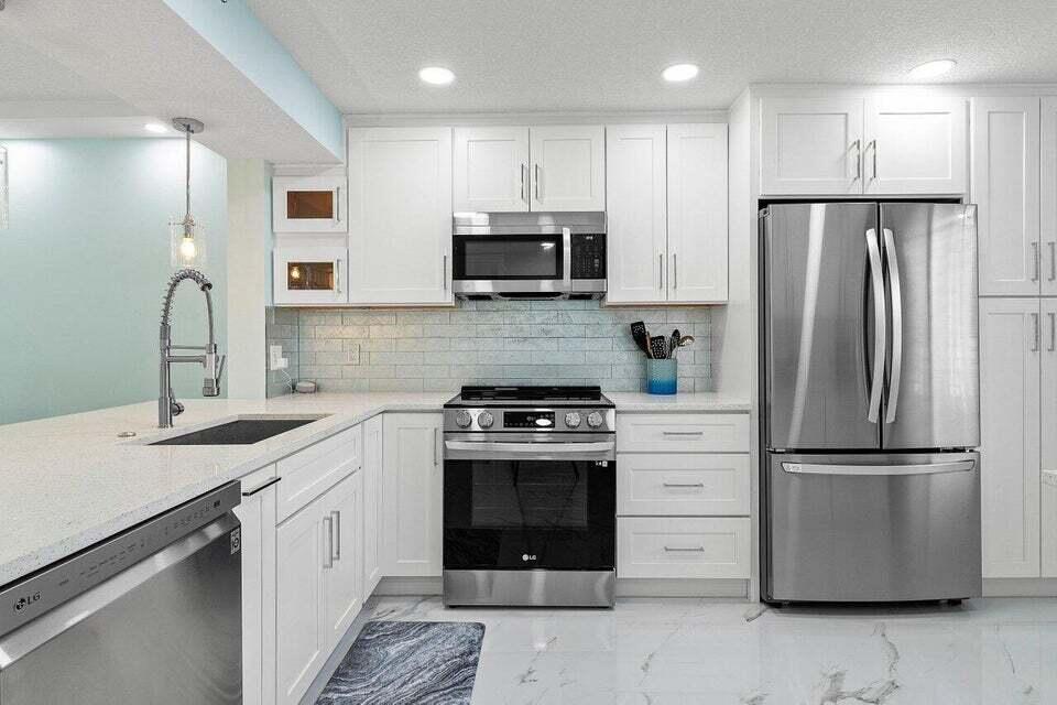 7076 Huntington Ln, Unit 7076 Huntington Lane 207 in Delray Beach, FL - Foto de edificio