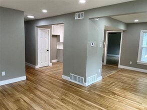 2226 Tealford Dr in Dallas, TX - Building Photo - Building Photo