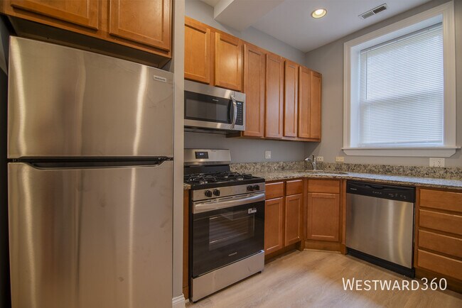 property at 2036 W Arthur Ave