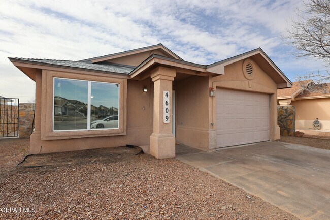 4609 Joseph Rodriguez Dr in El Paso, TX - Building Photo - Building Photo