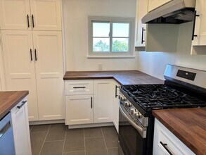 702 Cedar St, Unit 702 Cedar in Santa Monica, CA - Building Photo - Building Photo