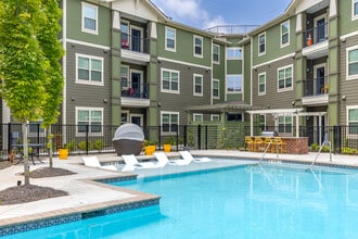 14 SixtyFive Student Living in Kennesaw, GA - Building Photo - Building Photo