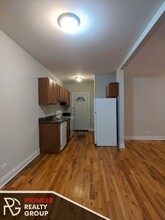 630 W Cornelia Ave, Unit 1 in Chicago, IL - Building Photo - Building Photo