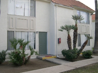 Royal Palm Apartment in Bakersfield, CA - Foto de edificio