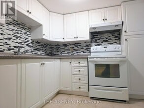 485 Brimorton Dr in Toronto, ON - Building Photo - Building Photo