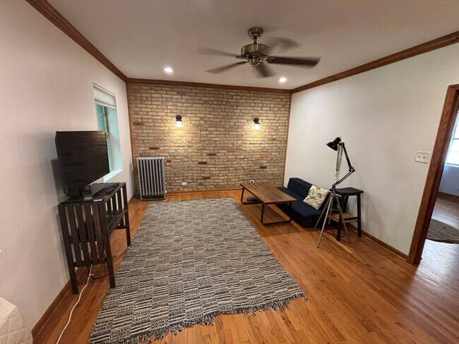 1816 W Chase Ave in Chicago, IL - Building Photo - Building Photo