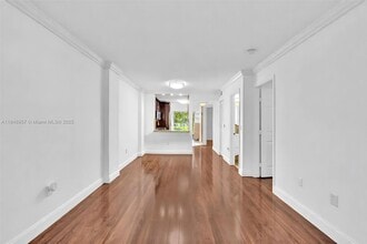 2299 NW 77th Way, Unit 102 in Pembroke Pines, FL - Building Photo - Building Photo