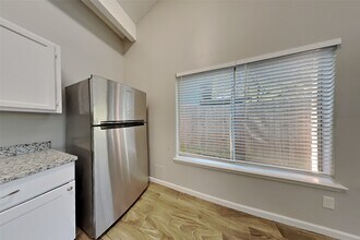 2203 Wheathall Camp Ln in Katy, TX - Foto de edificio - Building Photo