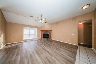 912 SW 38th St in Moore, OK - Building Photo - Building Photo