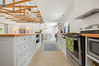 425 10th Ave in Indialantic, FL - Building Photo - Building Photo