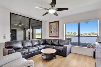 2850 Carambola Cir S in Coconut Creek, FL - Building Photo - Building Photo