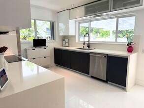 2121 Monroe St in Hollywood, FL - Building Photo - Building Photo