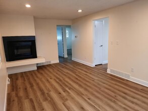 8150-8152 Ames Way in Denver, CO - Foto de edificio - Building Photo