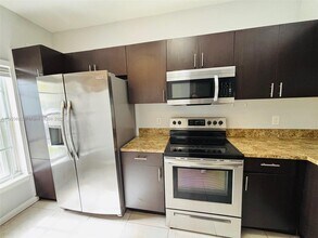 3145 SW 50th St in Fort Lauderdale, FL - Building Photo - Building Photo