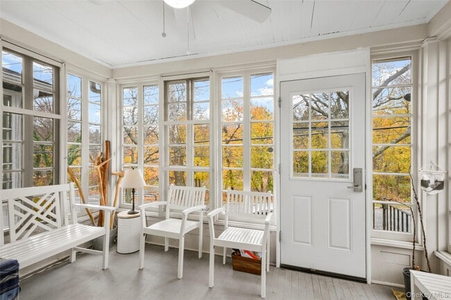 330 First Ave in Pelham, NY - Building Photo - Building Photo