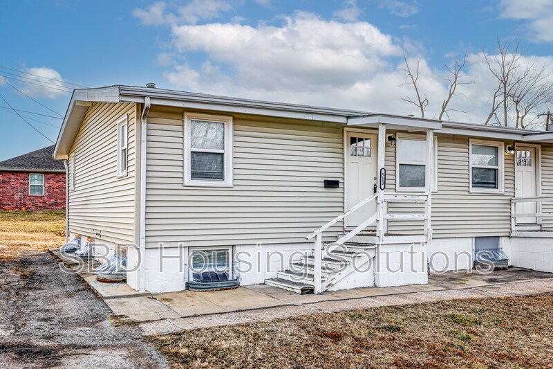 513 Maier Dr in Belton, MO - Foto de edificio