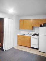 208 2nd St S in Hallock, MN - Building Photo