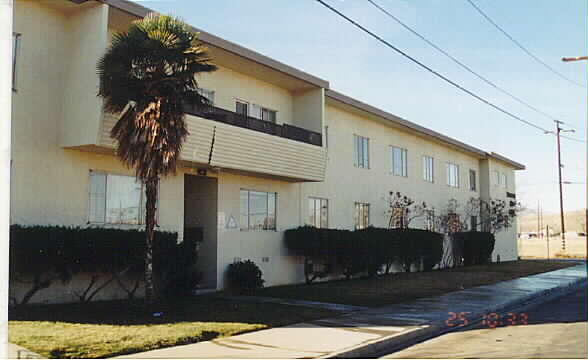 Palmdale Town House in Palmdale, CA - Building Photo - Building Photo