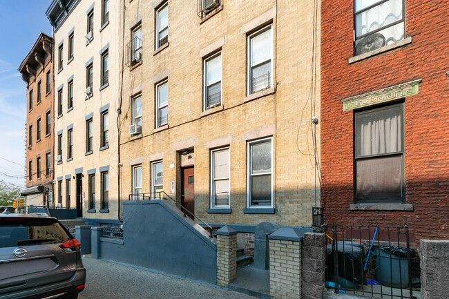 190 Rockaway Ave in Brooklyn, NY - Building Photo - Building Photo