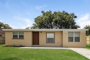 560 Georgia Ave in Altamonte Springs, FL - Building Photo