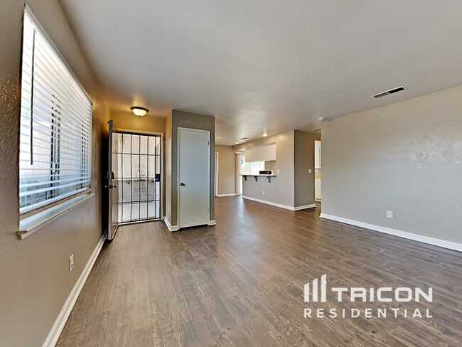 515 Tisdell Dr in Waterford, CA - Foto de edificio - Building Photo
