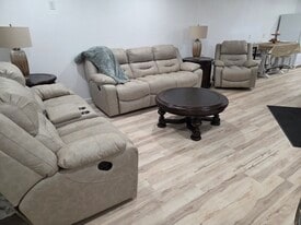 2741 May St, Unit #3 in Poplar Bluff, MO - Building Photo