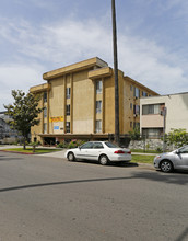 527 S Kingsley Dr in Los Angeles, CA - Foto de edificio - Building Photo