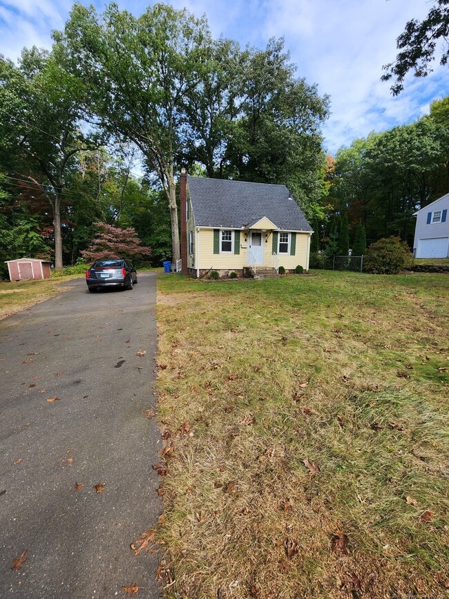 25 Cronin St in Bristol, CT - Foto de edificio - Building Photo