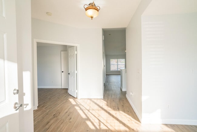 2001 SW Ember St in Port St. Lucie, FL - Building Photo - Building Photo