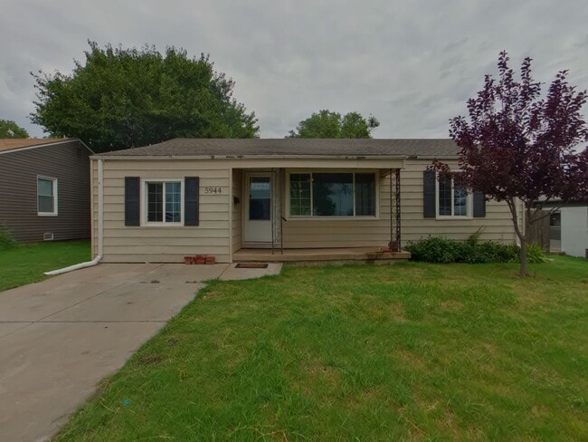 property at 5944 E Kinkaid St