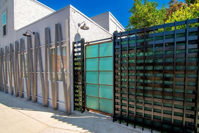 2501 1st St in Los Angeles, CA - Building Photo - Building Photo