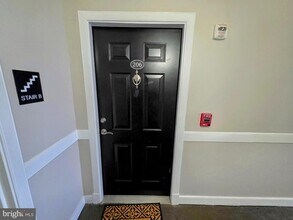 12921 Centre Park Cir in Herndon, VA - Building Photo - Building Photo