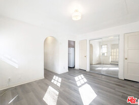 1857 7th St in Santa Monica, CA - Building Photo