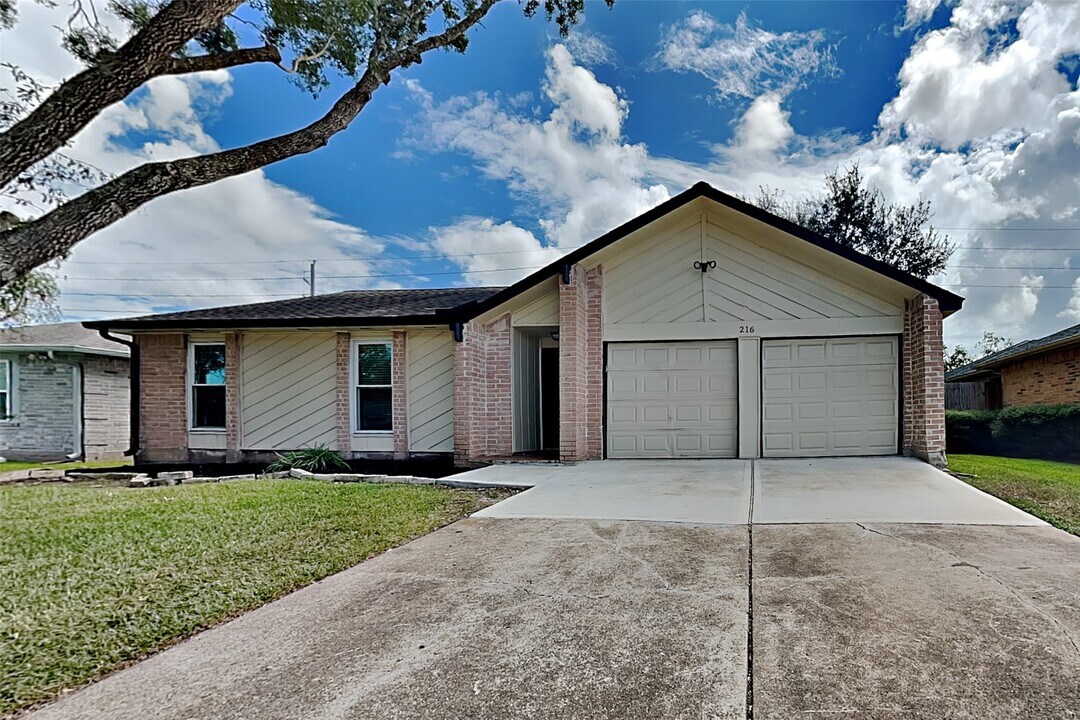 216 Tara Plantation Dr in Richmond, TX - Building Photo