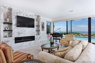 1168 Muirlands Vista Way in La Jolla, CA - Building Photo - Building Photo