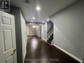 25 Hislop Dr in Markham, ON - Building Photo - Building Photo