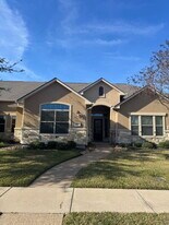 3813 Estes Pk in College Station, TX - Building Photo