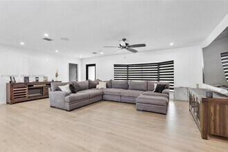 10950 NW 16th Ct in Pembroke Pines, FL - Building Photo - Building Photo