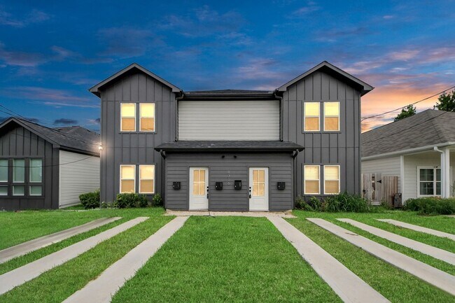 property at 8316 Corinth St